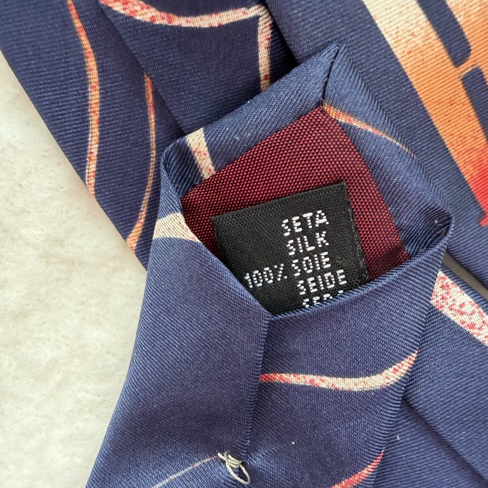 Vintage Beatles Silk Tie with Blue and Red Design - Picture 6 of 13